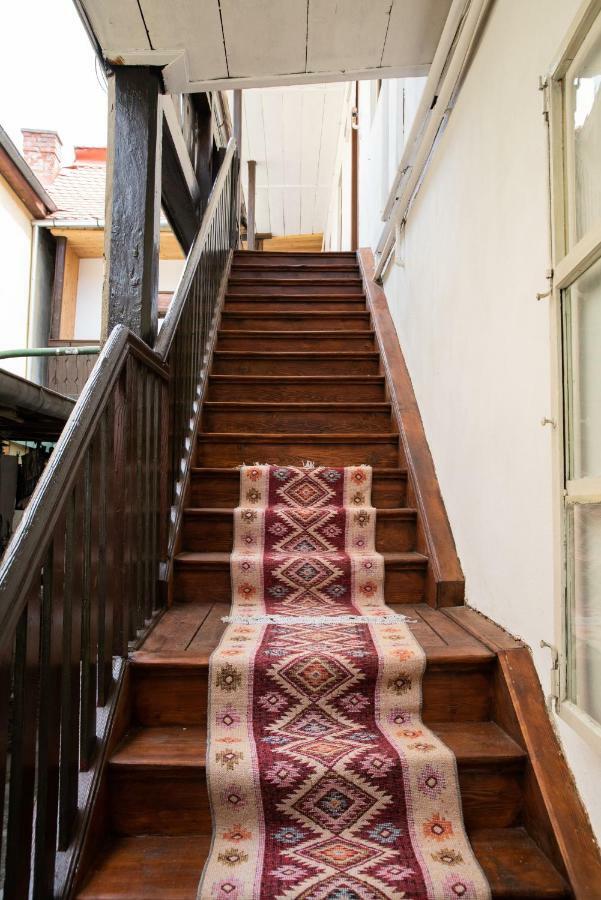 Musik Apartments Old Town Сібіу Екстер'єр фото