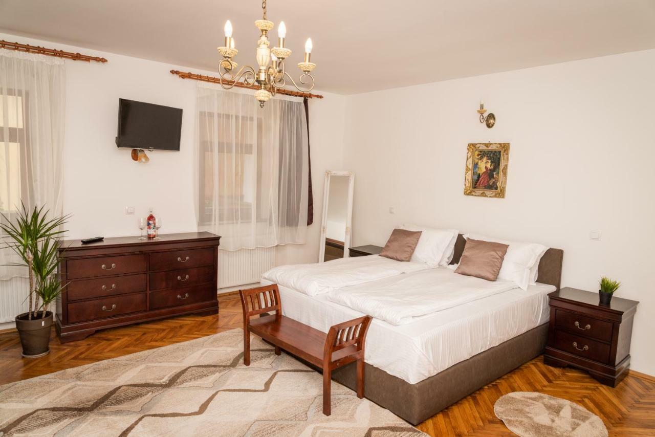 Musik Apartments Old Town Сібіу Екстер'єр фото
