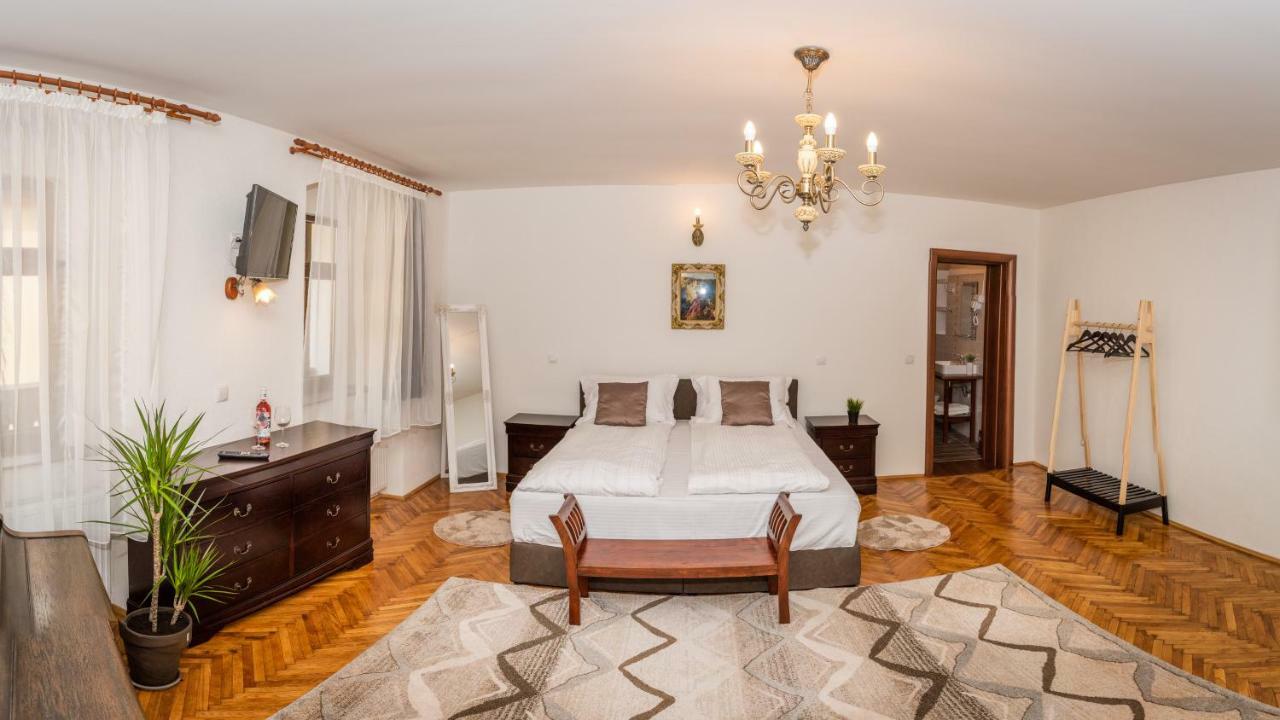 Musik Apartments Old Town Сібіу Екстер'єр фото