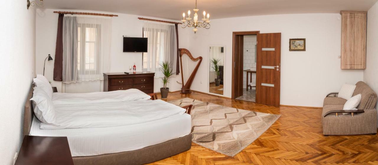 Musik Apartments Old Town Сібіу Екстер'єр фото