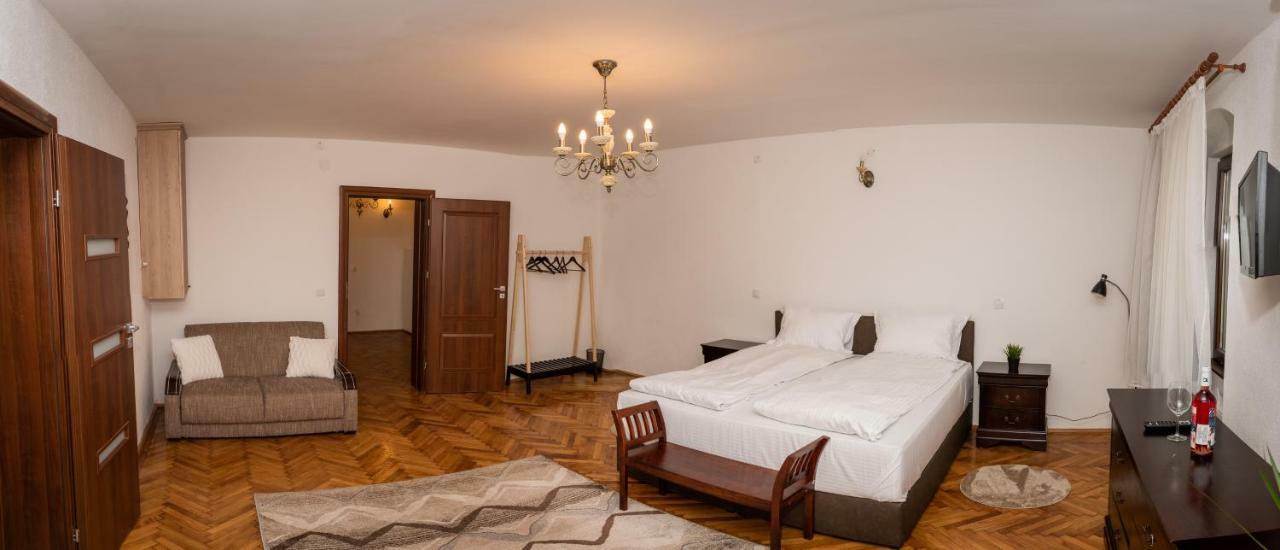 Musik Apartments Old Town Сібіу Екстер'єр фото