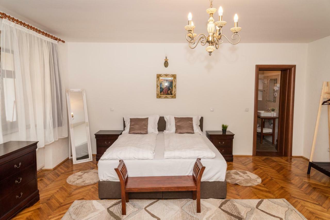 Musik Apartments Old Town Сібіу Екстер'єр фото