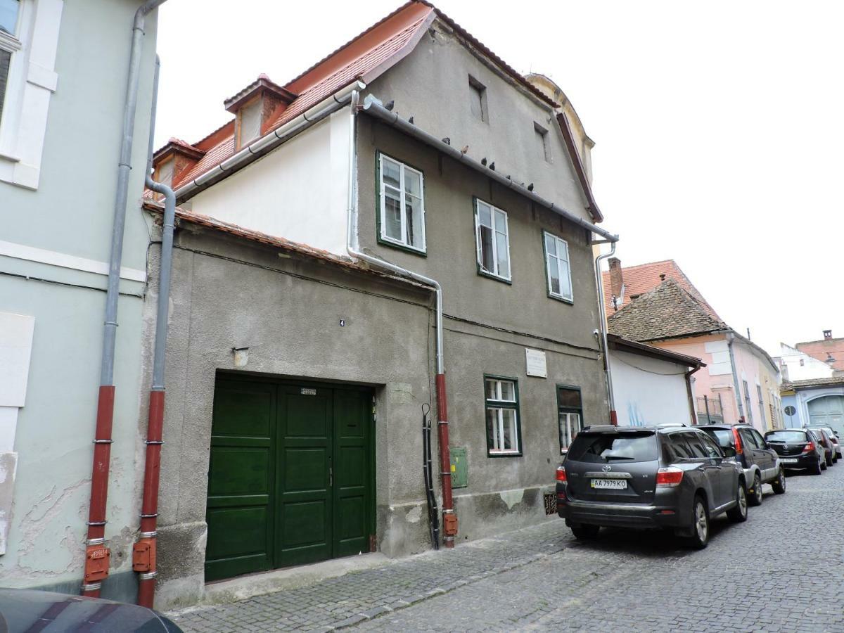 Musik Apartments Old Town Сібіу Екстер'єр фото